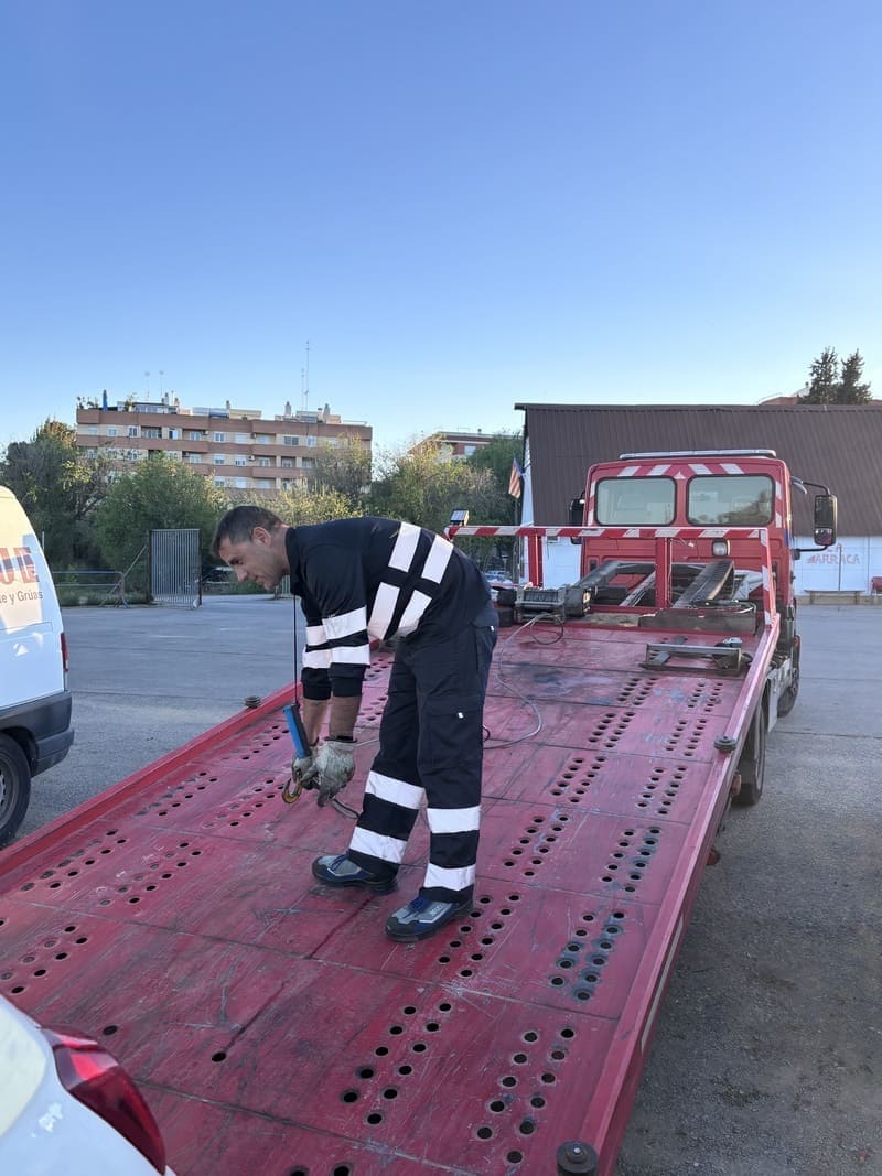 recogida-coche-averiado-valencia-gruas-madis (3)