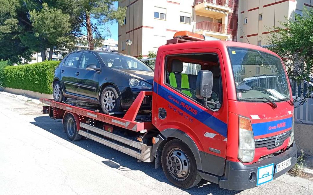 grua-zona-residencial-valencia-gruas-madis (2)